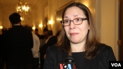 資料照片-勞拉·羅森博格在華盛頓美國企業研究所接受美國之音採訪。 （2018年1月16日）