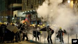 7月21日香港警民再度衝突。
