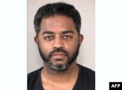 联邦调查局2025年1月1日公布的一张日期和地点不明的图像显示已经死亡的新奥尔良袭击案嫌疑人贾巴尔的照片。