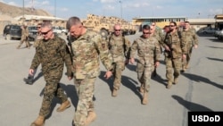 美軍中央司令部司令麥肯錫上將2019年4月5日視察駐阿富汗美軍（美國國防部）