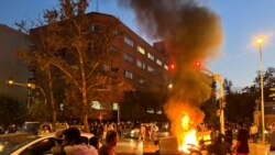 伊朗女孩命喪警察之手引爆全國大示威，死亡人數持續上升