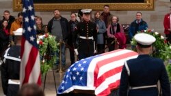 卡特靈柩安放在國會圓形大廳供民眾瞻仰