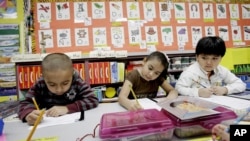 美國得克薩斯州一所小學英語-西班牙語雙語系統下的學前班孩子。 （資料照）