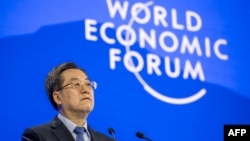 2025年1月21日，中國國務院副總理丁薛祥在達沃斯世界經濟論壇(WEF)年會上致詞。
