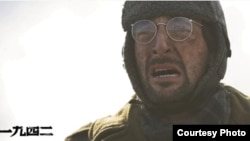 美国演员阿德里安·布洛迪在《1942》中扮演美国驻华记者 (Photo Courtesy China Lion Film Distribution)