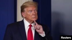 美國總統特朗普參加白宮新冠病毒疫情每日記者會。(2020年4月22日)