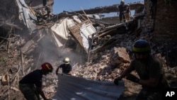 烏克蘭東北部哈爾科夫市中心一棟居民樓宇遭受俄羅斯的導彈攻擊（2022年7月9日）