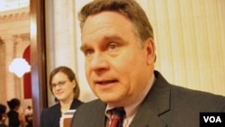 美國眾議院人權小組委員會主席和美國國會及行政當局中國委員會的共同主席克里斯•史密斯眾議員資料照片(美國之音)