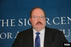 国际评估与战略中心资深研究员费舍尔(美国之音钟辰芳拍摄)