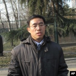 父親曾經參加過“抗美援朝”戰爭的郭先生代表公司前來向金正日致哀