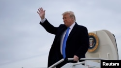 特朗普2018年10月13日離開華盛頓出席一個競選集會（路透社）