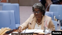 资料照片：美国常驻联合国代表琳达·托马斯-格林菲尔德在联合国安理会发表讲话（2021年8月16日）