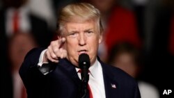 2016年12月15日,美國當選總統川普在賓夕法尼亞州赫爾希。