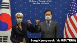 美國副國務卿謝爾曼在首爾與南韓外長舉行會談(2021年7月22日）