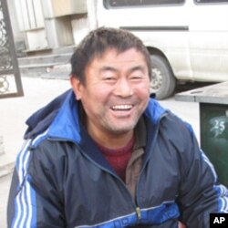 北韓使館附近的修鞋匠