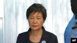 资料照片：韩国前总统朴槿惠（2017年10月10日）