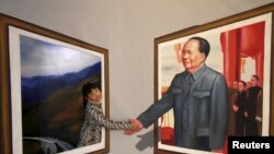 2013年12月15日在山东滨州展出的一幅毛泽东的3D 作品