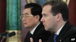 中國總理胡錦濤上週訪俄時﹐與俄羅斯總統梅德韋杰夫記者會上答問