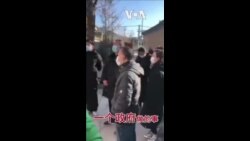 “是政府犯的错 现在呱一声给我推了“ (消息人士提供视频)