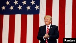 川普在凤凰城会议中心召开的竞选式集会(2017年8月22日)