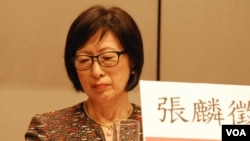 台灣大學政治系榮譽教授張麟徵表示，國民黨與民進黨都主張維持現狀，不會回應北 京政治促談