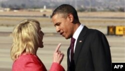Джен Брюер и Барак Обама в аэропорту Феникса