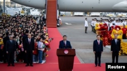 ທ່ານ ສີ​ ຈິ່ນ​ຜິງ, ກ່າ​ວ​ຄຳ​ປາ​ໄສ​ຢູ່​ເດີນ​ບິນ ມາ​ເກົ້າ.