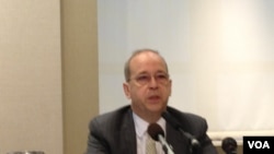 美国国务院亚太助卿拉塞尔(美国之音张蓉湘拍摄)