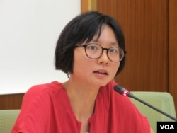 台湾人权促进会秘书长邱伊翎。（美国之音张永泰拍摄）