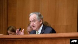 参议院教育委员会主席汤姆.哈金