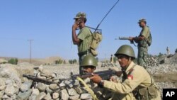 巴基斯坦軍方還擊敵人。