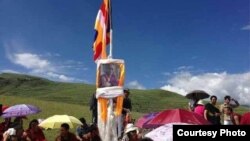 本月初在四川省甘孜藏族自治州慶祝達賴喇嘛生日