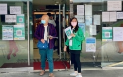 有长者表示，因毒奶粉等问题对中国制科兴疫苗没信心 (美国之音/汤惠芸)