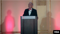 美中关系全国委员会会长欧伦斯演讲（美国之音方冰拍摄）