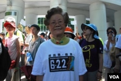 70歲的廖婆婆表示，如果真的發生佔領中環行動，她會參加，不怕被拘捕（美國之音湯惠芸拍攝）