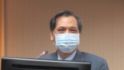 台湾陆委会主委陈明通在立法院接受质询(美国之音张永泰2020年11月9日拍摄)