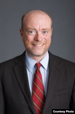 乔治城大学法学院院长威廉姆•特雷纳