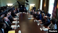 美國總統川普在白宮召開內閣會議。（2018年4月9日）