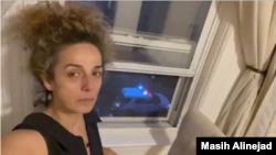 美国之音波斯语电视主播马西赫·阿利内贾德在推特上发布的一段视频，此为该视频的屏幕截图。（2021年7月13日）