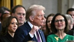 美國總統特朗普在華盛頓美國國會大廈圓形大廳舉行的就職典禮上。 （2025年1月20日）