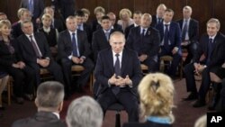 俄羅斯總理普京星期二向支持者講話