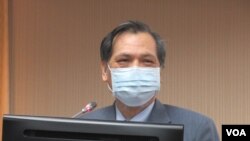 台灣陸委會主委陳明通在立法院接受質詢(美國之音張永泰2020年11月9日拍攝)