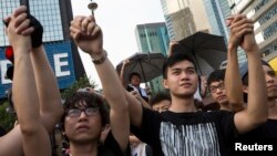 10月1日，香港占中活动进入第四天。