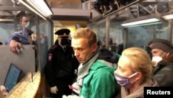 俄羅斯當局逮捕反對派人士納瓦爾尼Navalny2021年1月17日在莫斯科一個機場被逮捕（路透社）