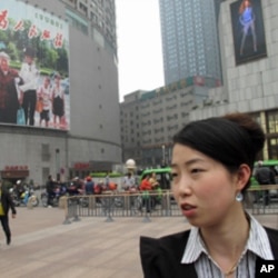 潘小姐接受记者采访