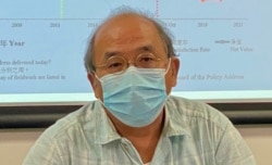 香港民意研究所副行政总裁钟剑华形容，施政报告由以往公民社会的“许愿树”，变成“空头支票的大全” （美国之音/汤惠芸）