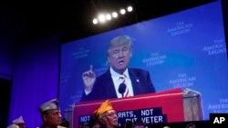 星期四，川普在退伍兵組織“美國軍團”的年度會議上。