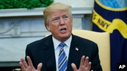 川普总统5号会晤以色列总理内塔尼亚胡的时候对媒体表示要坚持对钢铁和铝制品征收关税