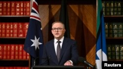 澳洲總理安東尼·阿爾巴尼斯2023年10月11日在墨爾本向媒體發表演說。(路透社)