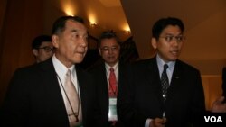 台灣國防部副部長邱國正(圖左)，台灣駐美軍事代表團團長楊大偉少將（美國之音鍾辰芳拍攝）